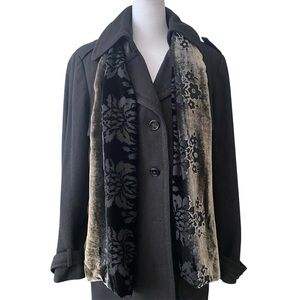 V. FRAAS Luxury Silk Blend Elegant Scarf Black & Gold/ Designer